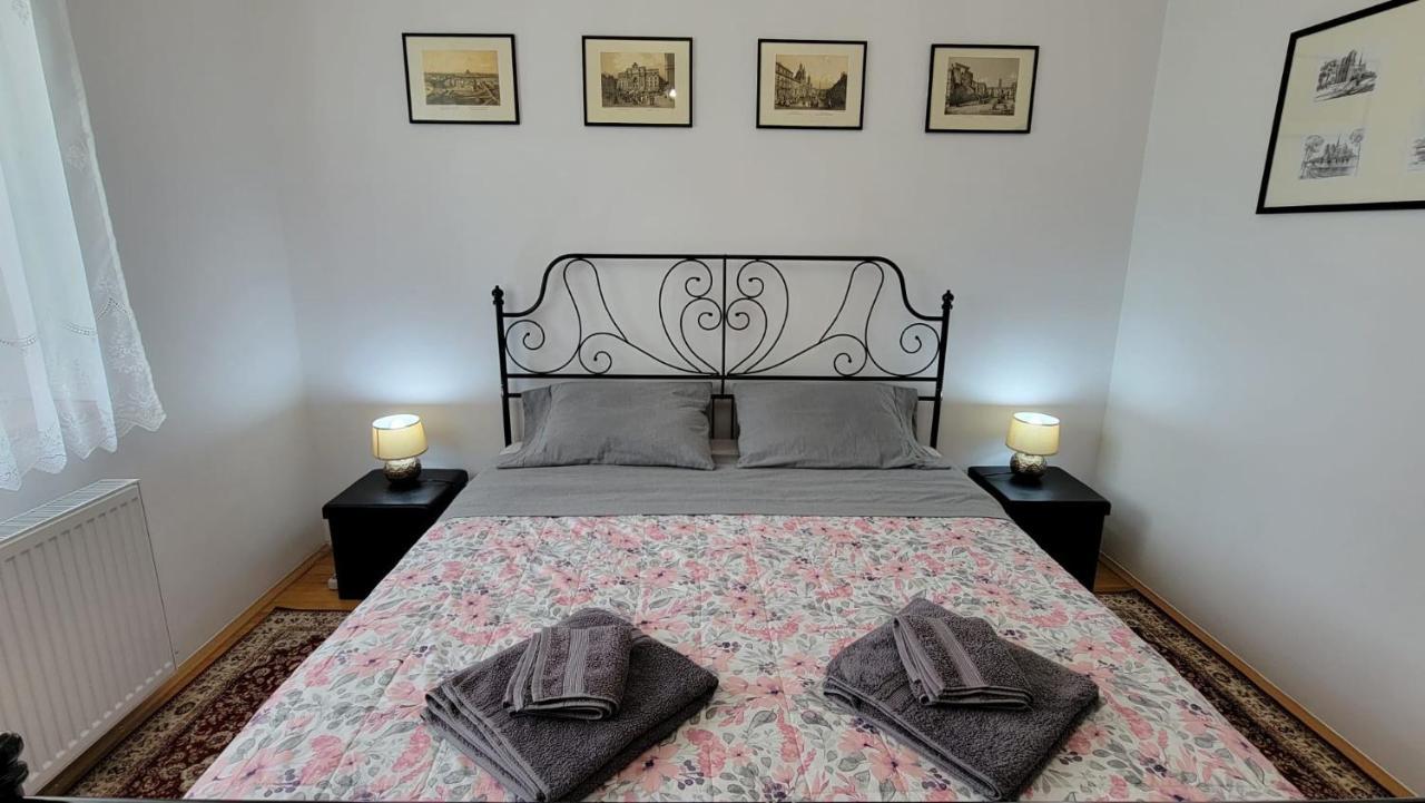 Appartamento Traveler'S Retreat Braşov Esterno foto