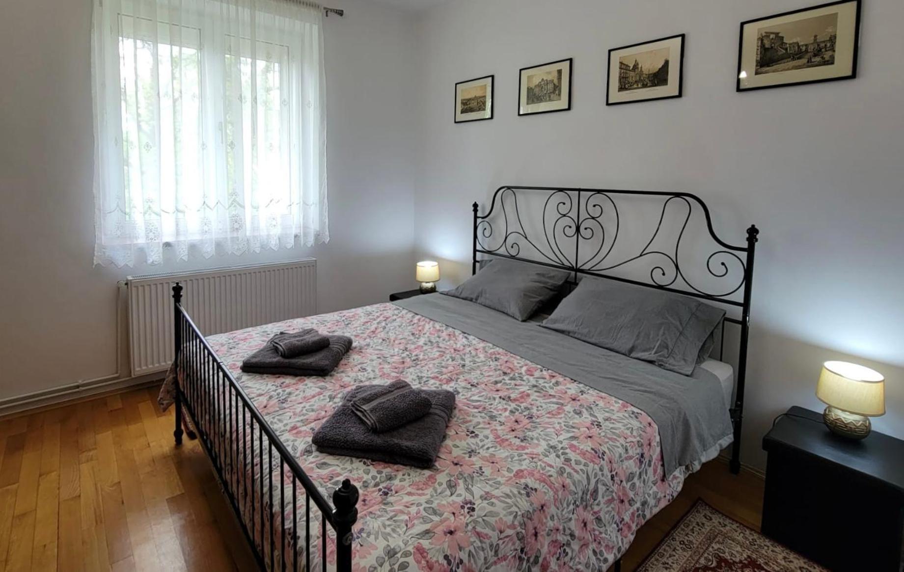 Appartamento Traveler'S Retreat Braşov Esterno foto