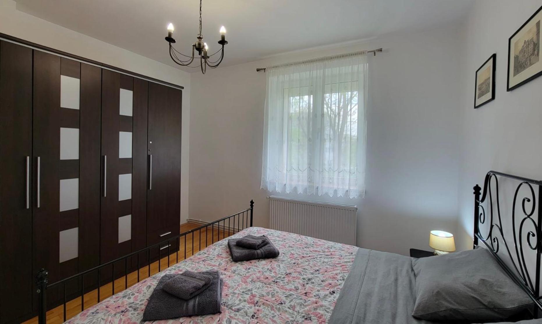 Appartamento Traveler'S Retreat Braşov Esterno foto
