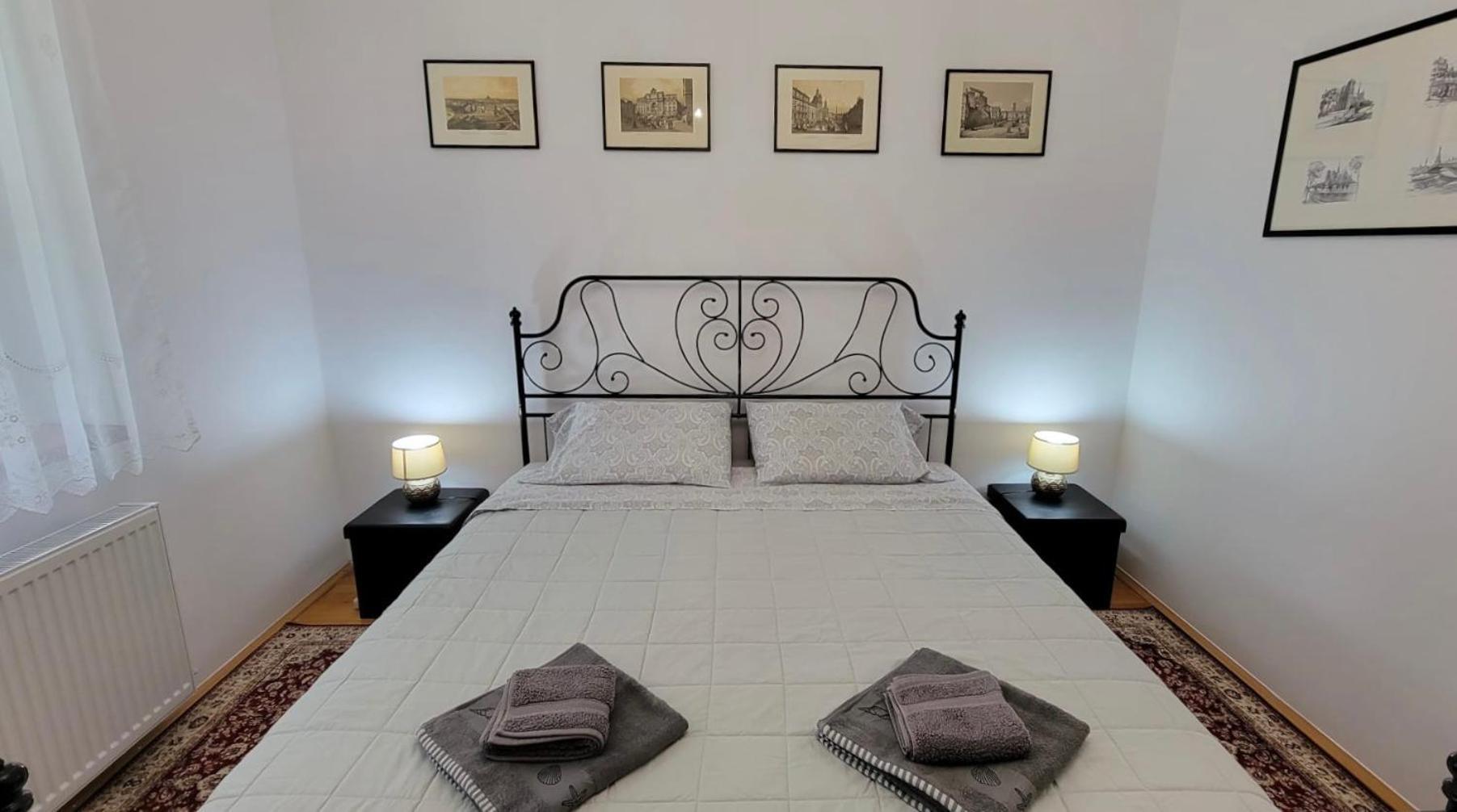Appartamento Traveler'S Retreat Braşov Esterno foto